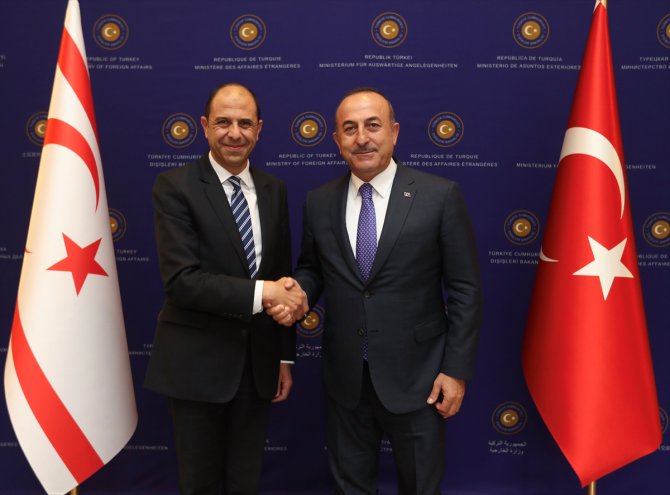 Dışişleri Bakanı Çavuşoğlu KKTC'li mevkidaşı Özersay ile görüştü