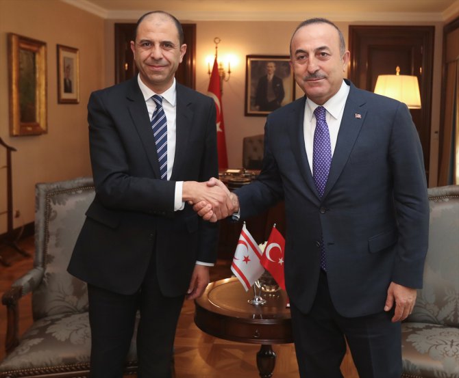 Dışişleri Bakanı Çavuşoğlu KKTC'li mevkidaşı Özersay ile görüştü