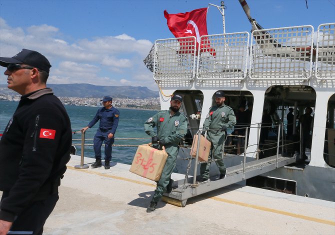 GÜNCELLEME - "Birlik Operasyonu"nun yapıldığı balıkçı teknesi İzmir'e getirildi