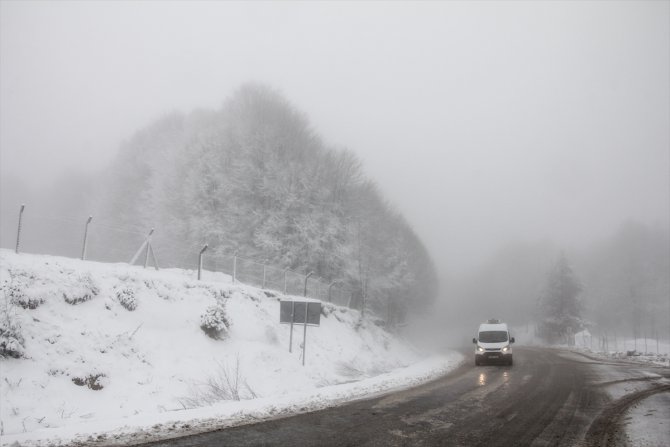 Kütahya'da kar yağışı ve yoğun sis