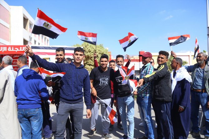 Mısır'da halk Anayasa referandumu için sandık başında