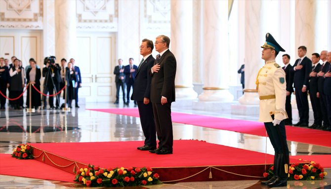 Güney Kore Cumhurbaşkanı Moon Jae-in Kazakistan'da
