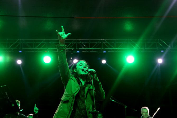 Şarkıcı Murat Kekilli Kilis'te konser verdi
