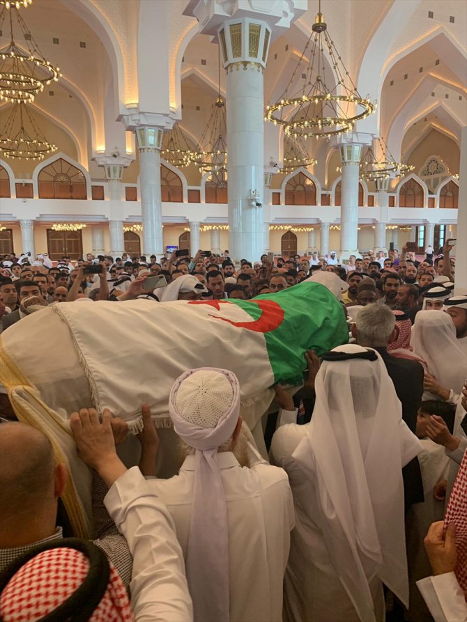 Cezayir'deki FIS'ın kurucu liderlerinden Medeni için Doha'da cenaze töreni