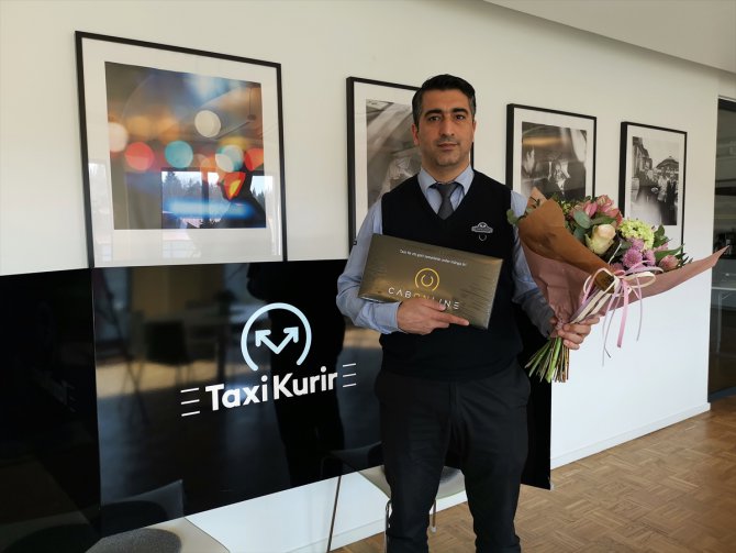 İsveç'te kahraman ilan edilen Türk taksici ödüllendirildi