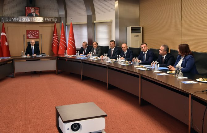 CHP'de büyükşehir belediye başkanları toplantısı