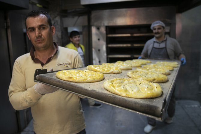 Fırıncılar "ramazan pidesi" mesaisine hazır