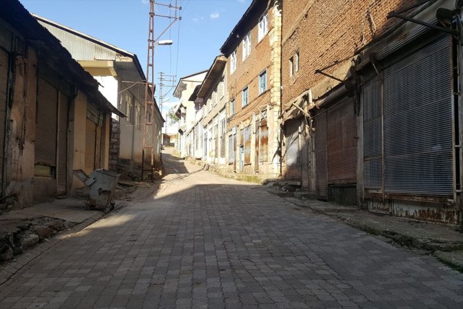 Elazığ'da heyelan riski bulunan ev ve iş yerlerinin tahliyesine başlandı