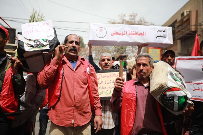 Gazze'de 1 Mayıs Emek ve Dayanışma Günü yürüyüşü