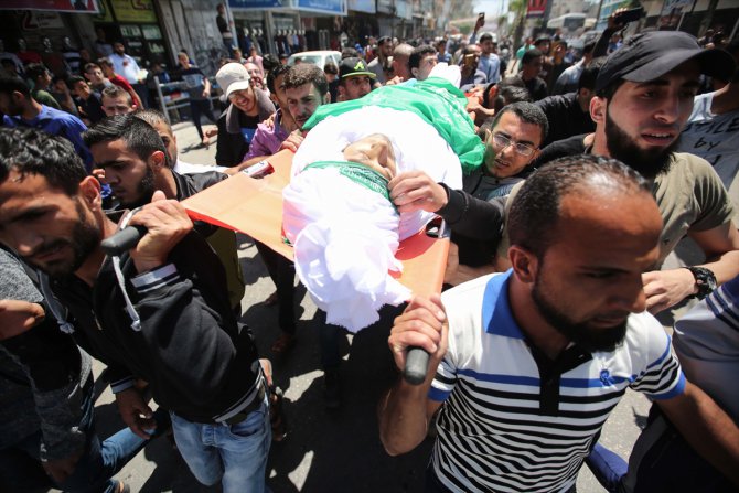 İsrail'in şehit ettiği 4 Filistinlinin cenazesi toprağa verildi