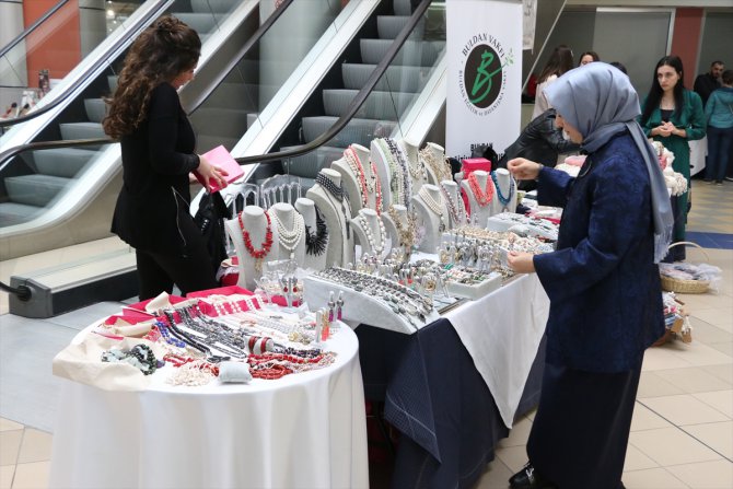 Tiran'da okula destek için Türk ürünleri kermesi