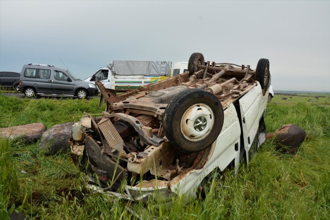 Şanlıurfa'da yolcu minibüsü devrildi: 8 yaralı