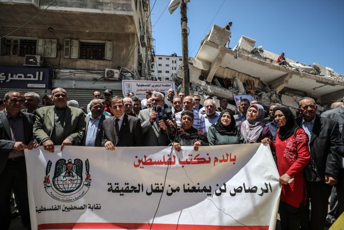 İsrail'in saldırılarında Gazze'deki araştırma merkezini vurması protesto edildi