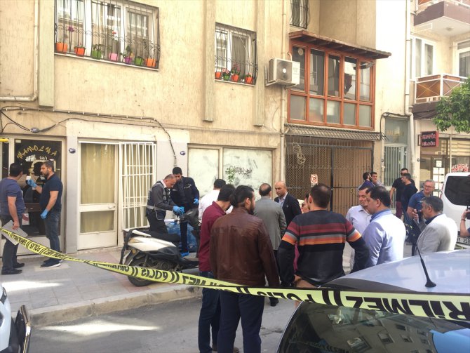 İzmir'de su dağıtımı yapan 2 genç evde ölü bulundu