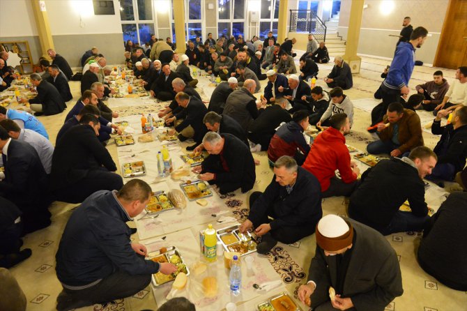 TDV, Kosova Müslümanlarını iftarda buluşturuyor