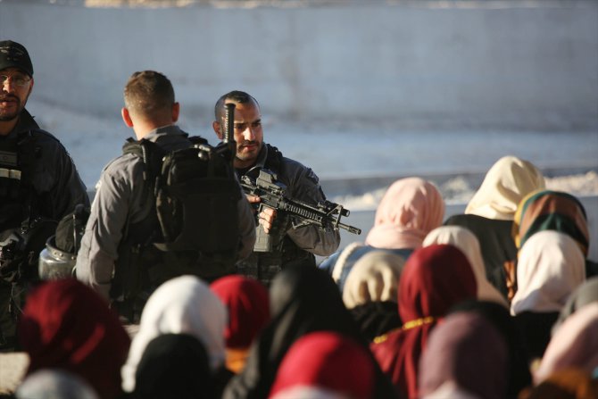 Mescid-i Aksa hasreti binlerce Filistinliyi yollara döktü