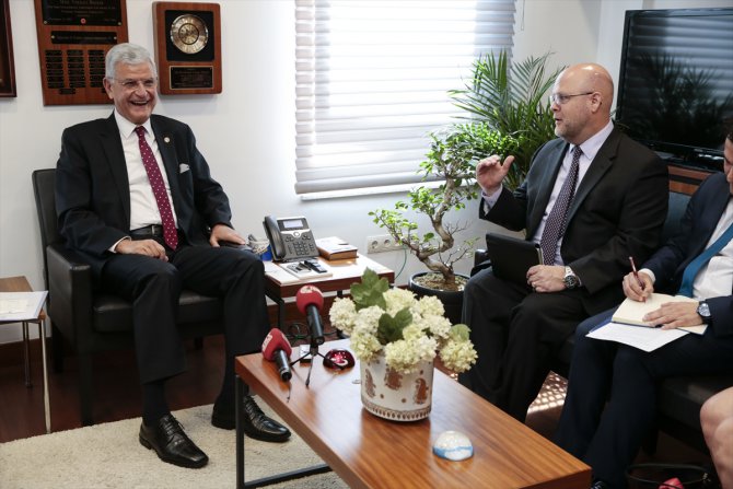 Bozkır'ın, ABD'nin Ankara Büyükelçiliği Maslahatgüzarı Hovenier'i kabulü