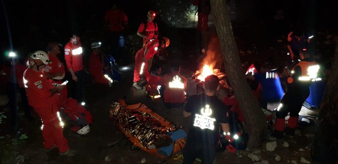 GÜNCELLEME - Antalya'da kanyonda mahsur kalan turist kurtarıldı
