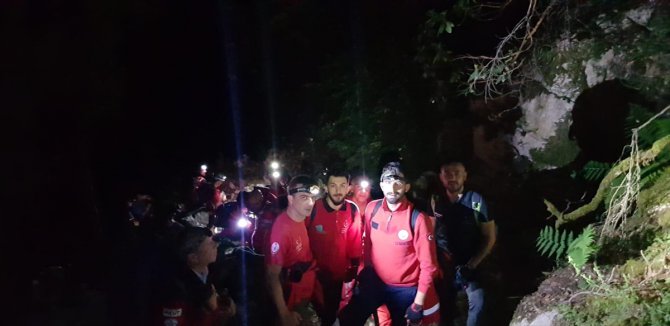 GÜNCELLEME - Antalya'da kanyonda mahsur kalan turist kurtarıldı