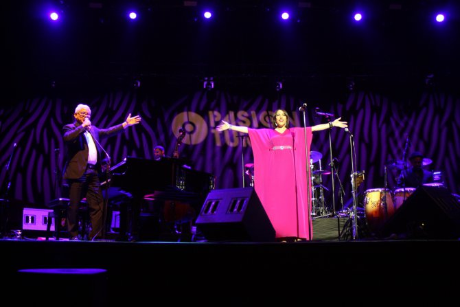 Pink Martini İstanbul'da konser verdi