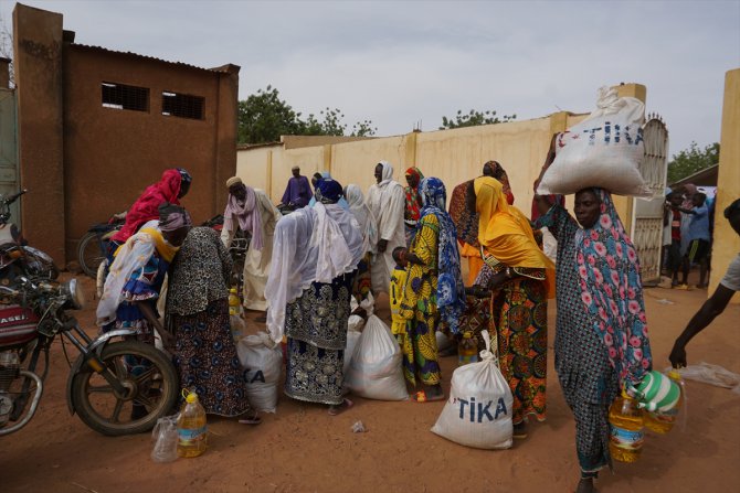 TİKA'dan Nijer'de bin aileye ramazan yardımı