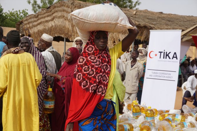 TİKA'dan Nijer'de bin aileye ramazan yardımı
