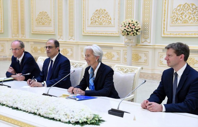 IMF Başkanı Lagarde Özbekistan'da