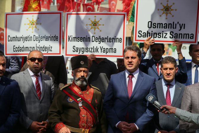 Sökülen Osmanlı tuğralarının Torbalı Meydanı'na takılması talebi