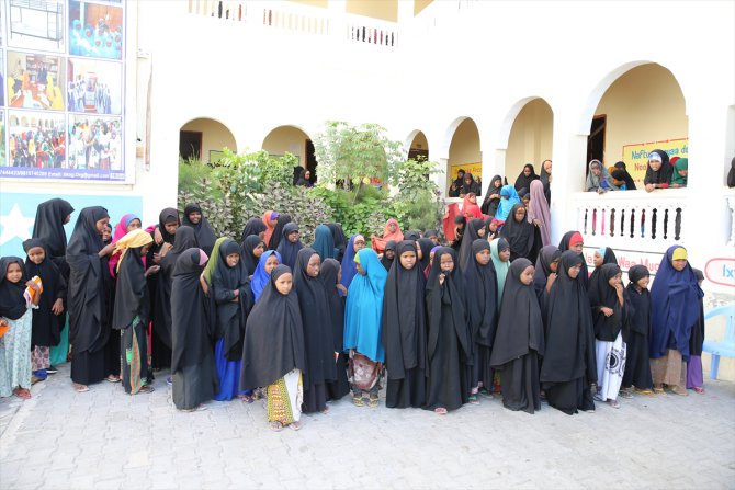 TDV'den Somalili çocuklara bayramlık