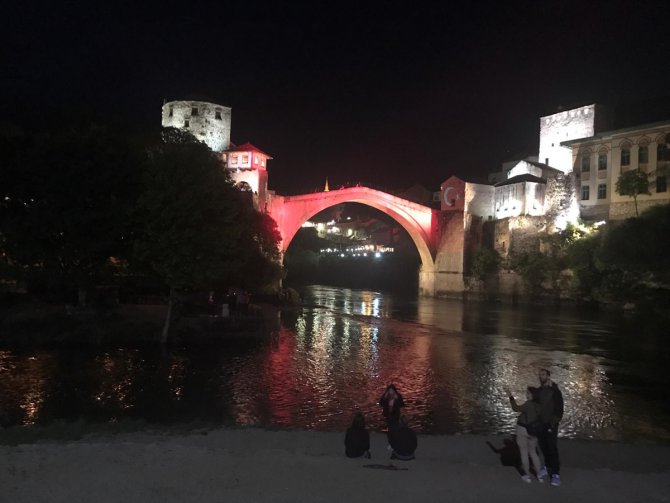 Türk Kızılaydan Mostar'da iftar programı