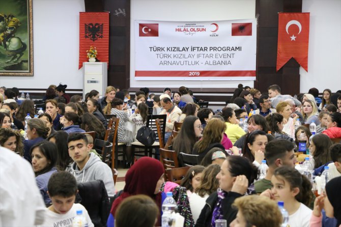 Türk Kızılay'dan Arnavutluk'ta iftar programı
