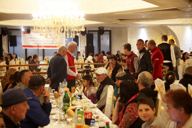 Türk Kızılaydan Sırbistan'da iftar