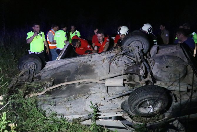 Adana'da otomobil şarampole yuvarlandı: 2 ölü, 2 yaralı
