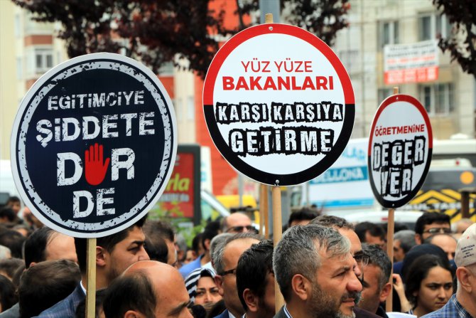 Çankırı'da öğretmenin darbedilmesi protesto edildi