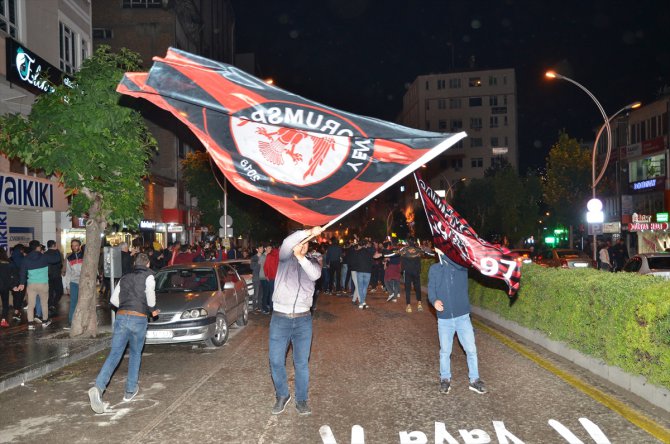 Yeni Çorumspor taraftarının 2. Lig sevinci