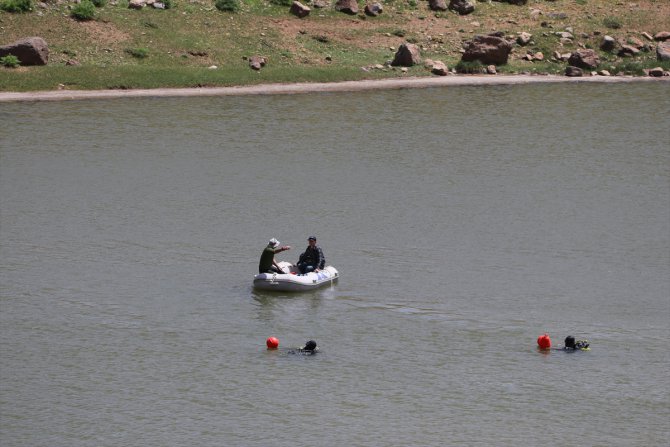 Baraj gölüne düşerek kaybolan çocuğu arama çalışmaları sürüyor