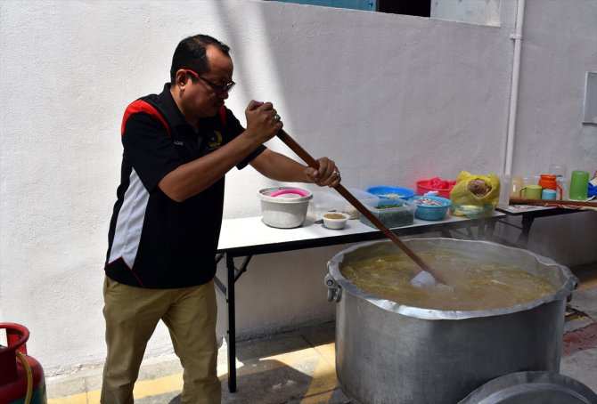 HUZUR VE BEREKET AYI RAMAZAN - Malezya'nın geleneksel ramazan yemeği "bubur lambuk"