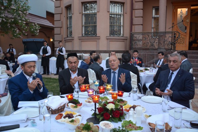 Türkiye'nin Taşkent Büyükelçisi Er iftar verdi