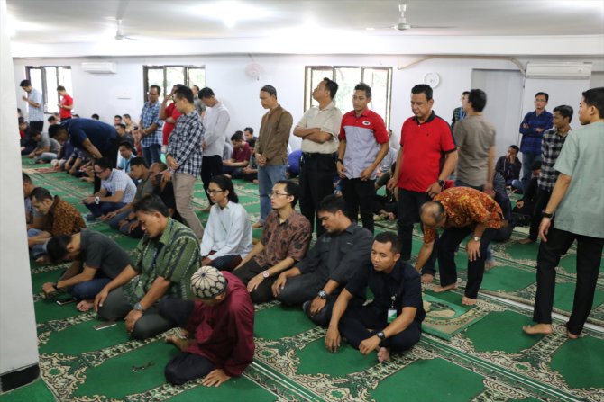 Endonezya'da ramazanın son cuma namazı kılındı