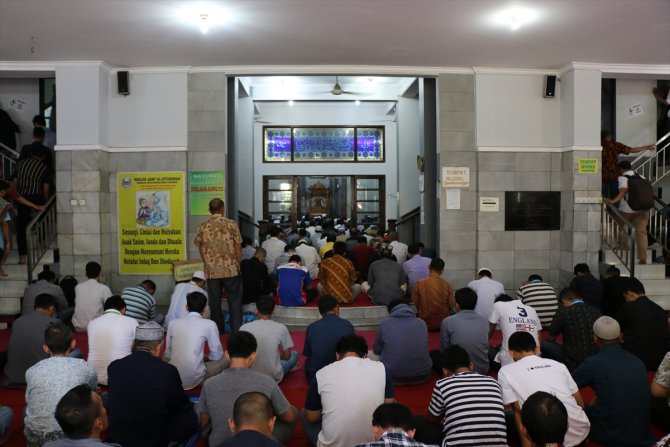 Endonezya'da ramazanın son cuma namazı kılındı
