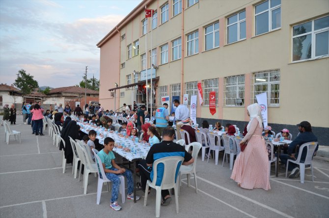 Türk ve mülteci aileler, kaynaşma iftarında buluştu