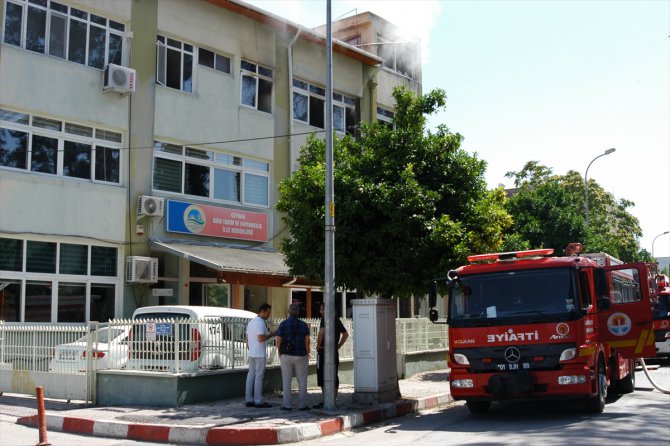 Adana Ceyhan İlçe Tarım ve Orman Müdürlüğü binasında yangın