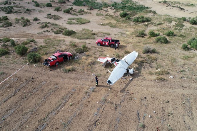 GÜNCELLEME 2 - Antalya'da sivil eğitim uçağı düştü: 2 ölü, 1 yaralı