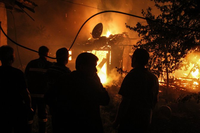 Kütahya'da ev yangını