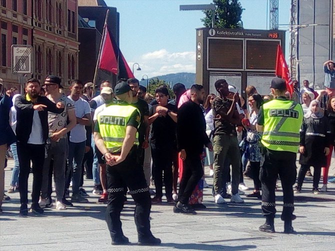Norveç'te İslam karşıtı gösteride Kur'an-ı Kerim provakasyonu