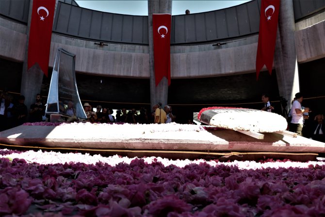 Dokuzuncu Cumhurbaşkanı Demirel mezarı başında anıldı