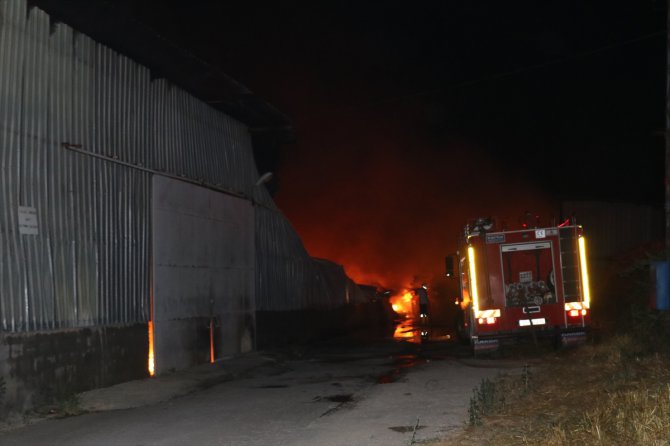 GÜNCELLEME - Mersin'de fabrika yangını