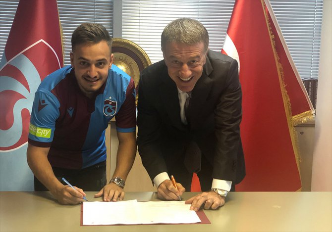 Trabzonspor, Yusuf Sarı ile sözleşme imzaladı