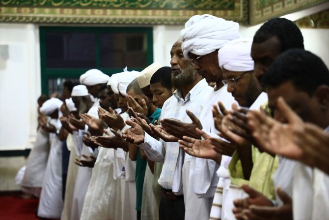 Sudan’da Mursi için gıyabi cenaze namazı kılındı