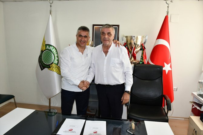 Akhisarspor, Mehmet Altıparmak ile sözleşme imzaladı